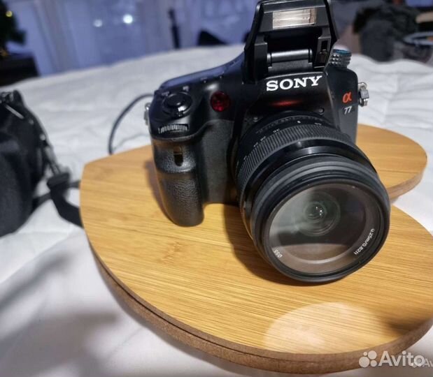 Очешуенная зеркалка Sony alfa, пробег 5800кадров