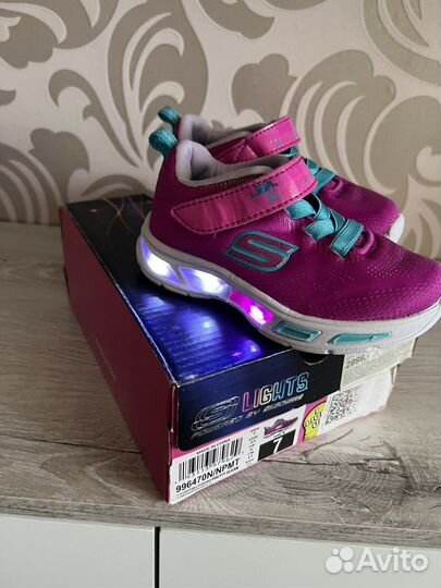 Кроссовки для девочки skechers