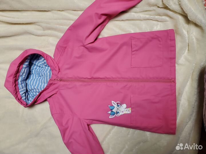 Куртки, пальто для девочки 104, 122