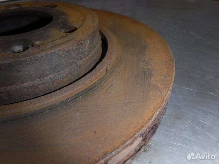 Тормозной диск передний правый Nissan Almera G15