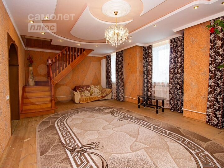 Коттедж 180 м² на участке 14,2 сот.