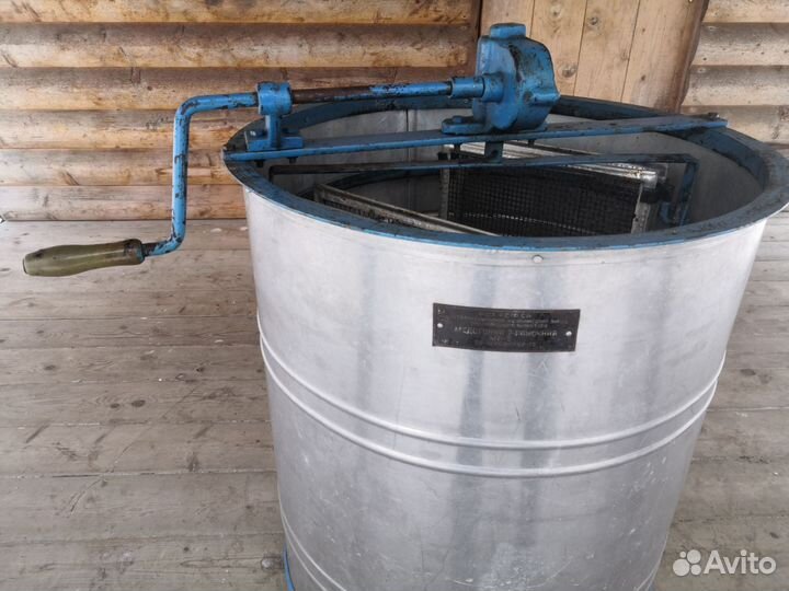 Медогонка 2х рамочная, б/у