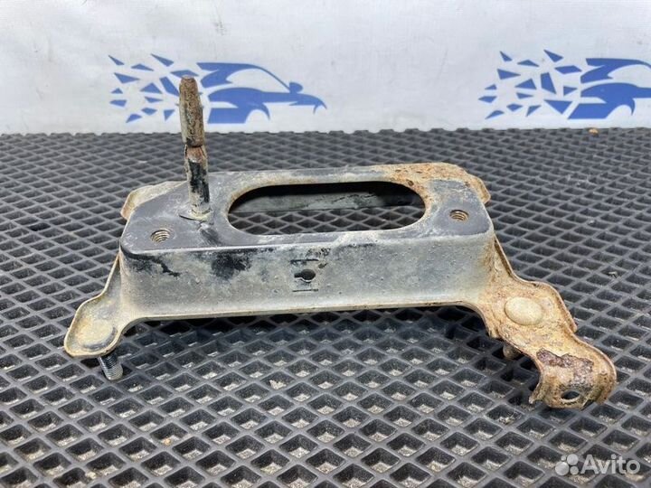 Кронштейн усилителя бампера задний правый Hyundai