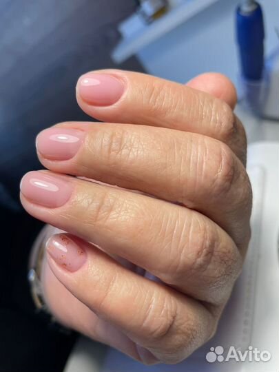 Модель на наращивание ногтей