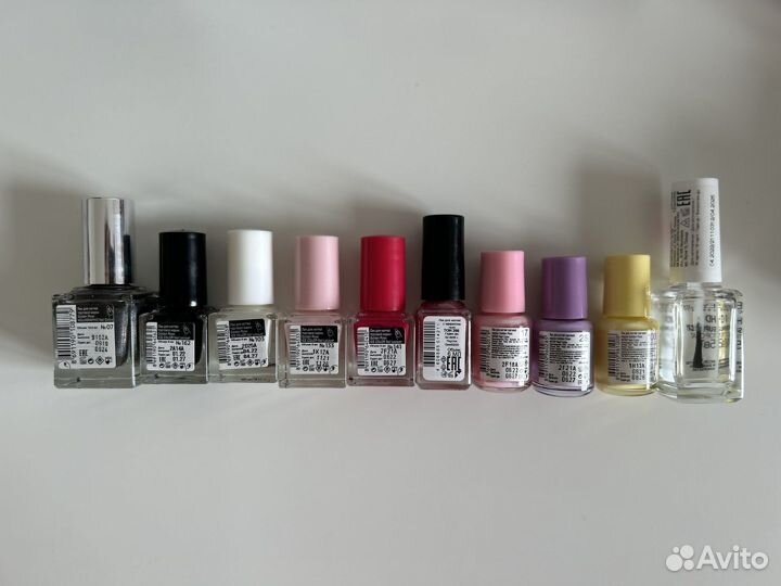 Лак для ногтей комплектом
