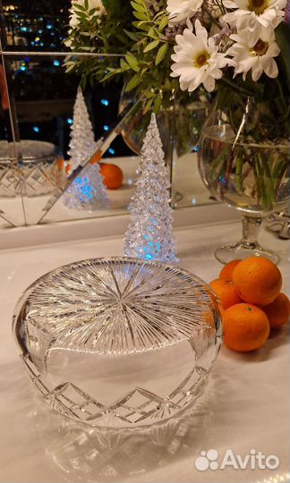 Большая хрустальная ваза