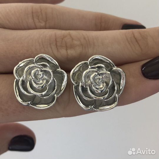 Серьги камелии стиль Chanel