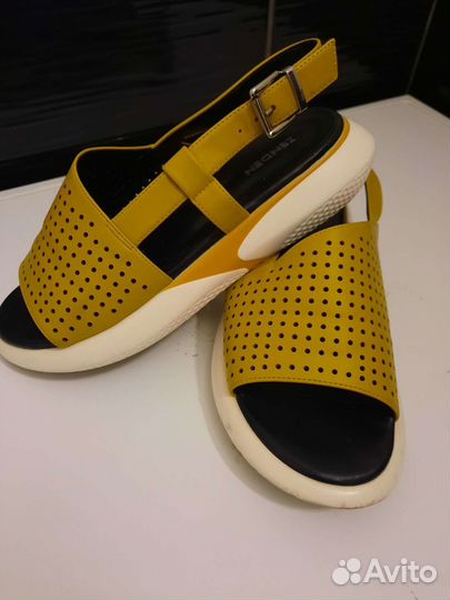 Босоножки женские 39