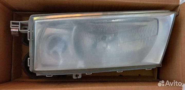 Левая правая фара Октавия тур