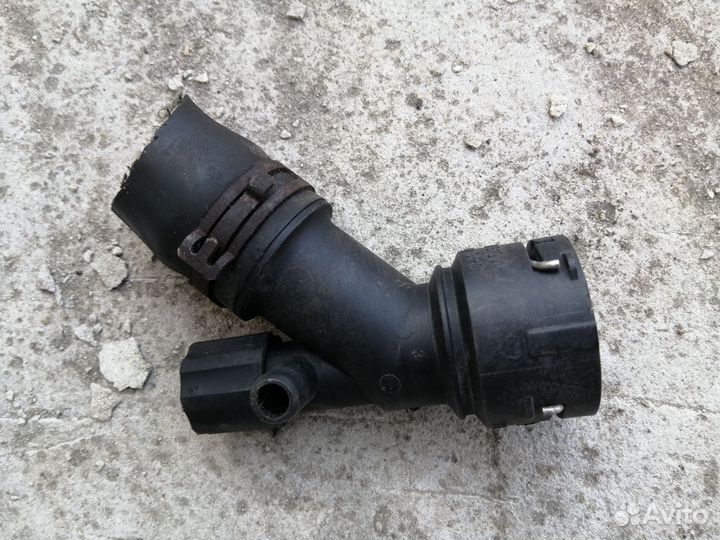 Флянец радиатора Гольф 4