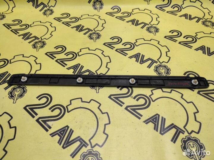 Накладка на порог внешняя передняя левая Toyota