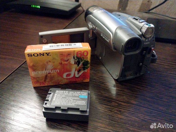Видеокамера Sony DCR-HC26E