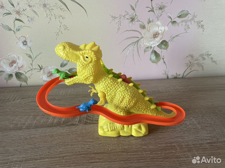 Динозавры игрушки