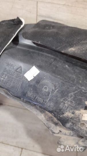 Подкрылок передний левый Mitsubishi Outlander 3 С