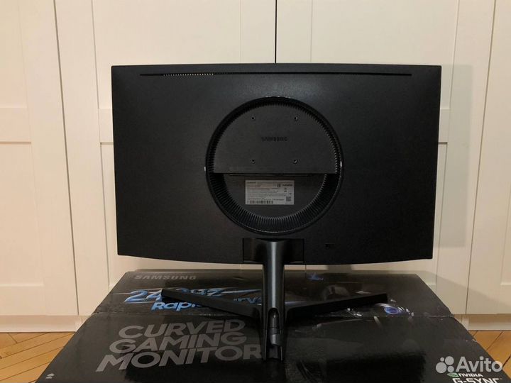 Изогнутый монитор Samsung 27' 240Hz