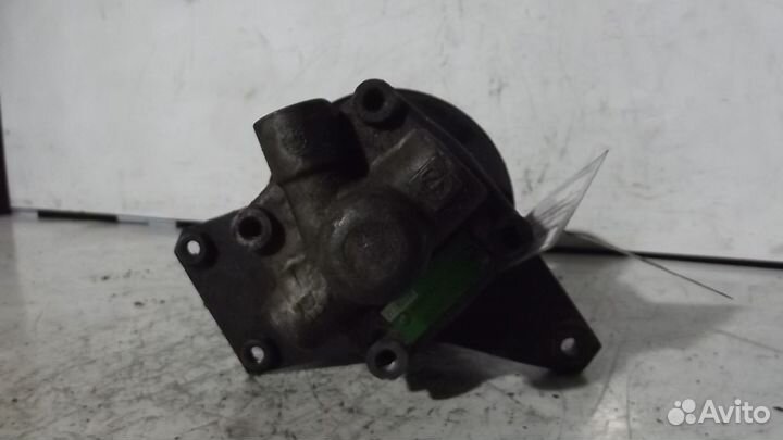 Насос гидроусилителя руля 050145155A Ауди 80 1994г