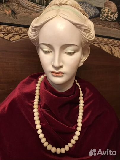 Бусы. Королевский. янтарь