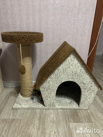 Домик для кошки с когтеточкой б/у