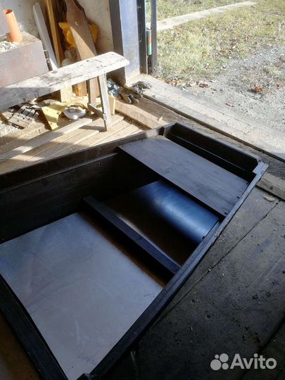 Деревянная лодка под мотор