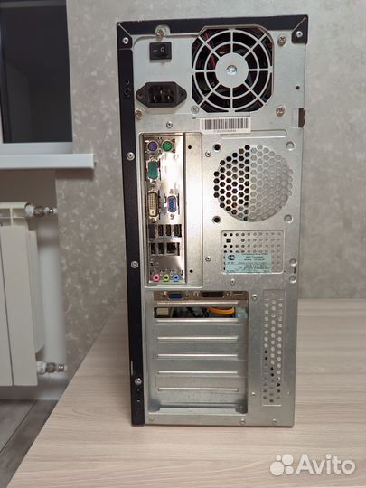 Системный блок и монитор