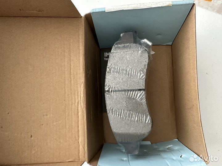 Колодки тормозные передние ADH24275 Blue Print