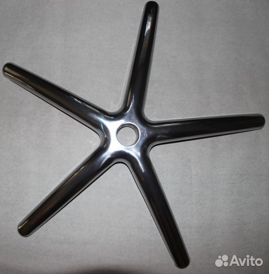 Литая крестовина для огромного кресла