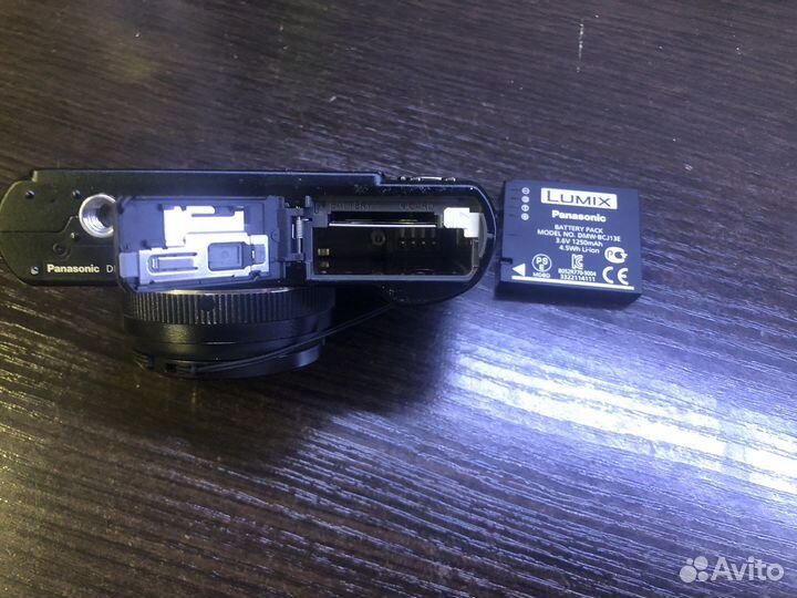 Компактный фотоаппарат