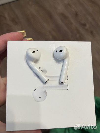 Беспроводные наушники Apple AirPods 2