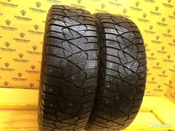 Goodyear Ultragrip 600 215/65 R16 98T