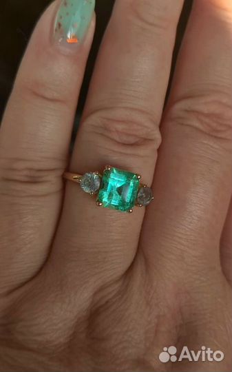 Золотое кольцо природный изумруд,александрит Урал
