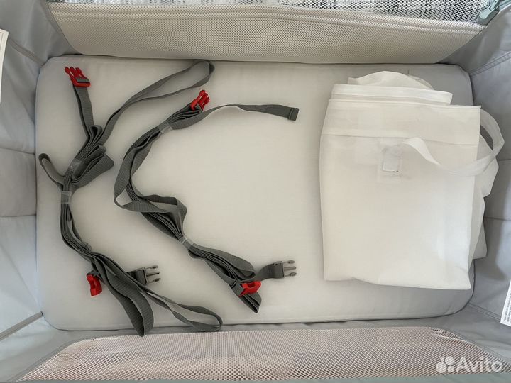 Приставная кроватка Chicco Essential