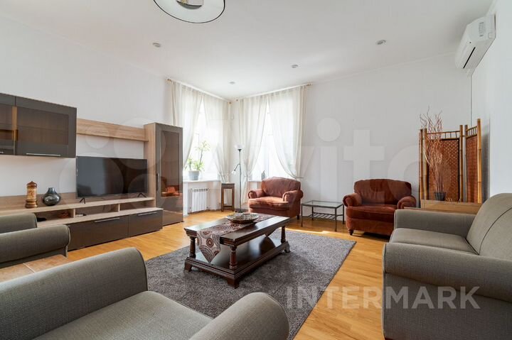 5-к. квартира, 200 м², 3/3 эт.