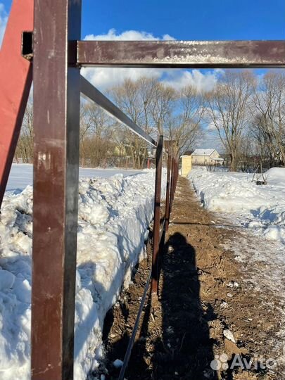 Забор в любое время года