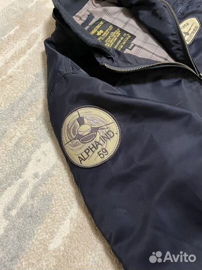 Бомбер alpha industries оригинал