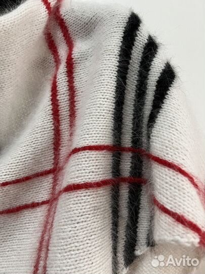 Шапочка бини и варежки из ангоры с пайетками