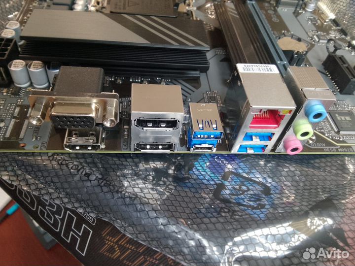 Материнская плата gigabyte