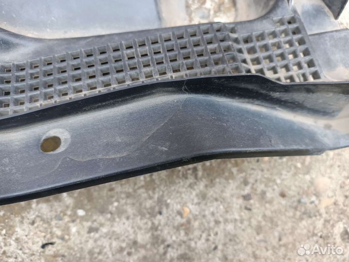 Жабо Nissan Almera Classic