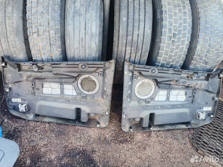 Обшивка двери Volvo FH12