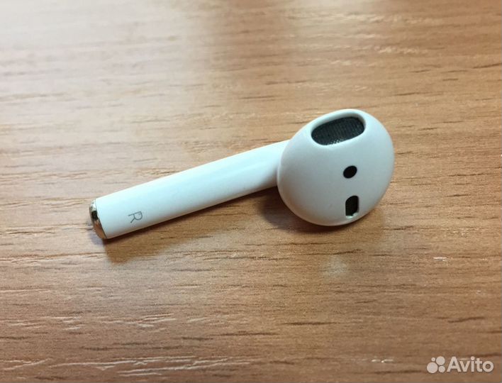 Наушник AirPods 1-Поколение (R) Правый б\у
