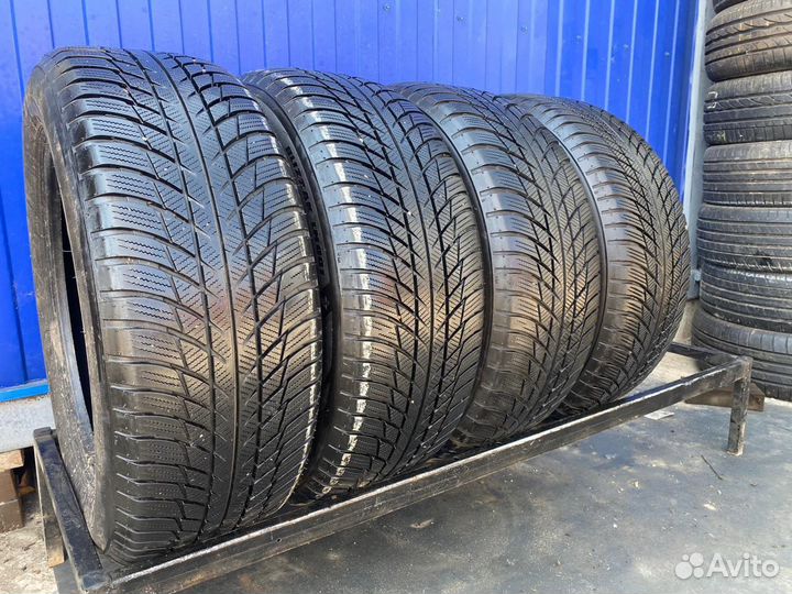 Bridgestone Blizzak LM-001 225/55 R17