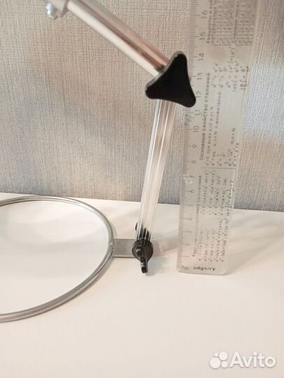 Лупа настольная с подсветкой