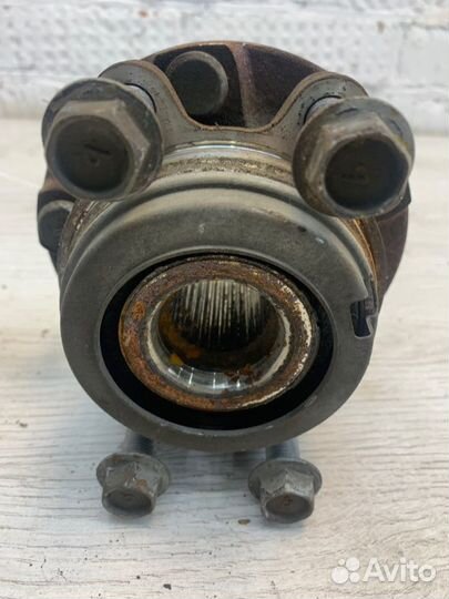 Ступица передняя правая Nissan Teana J32 VQ25DE