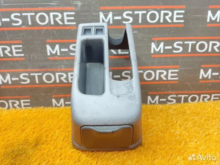 Консоль между сидений передний Subaru Impreza