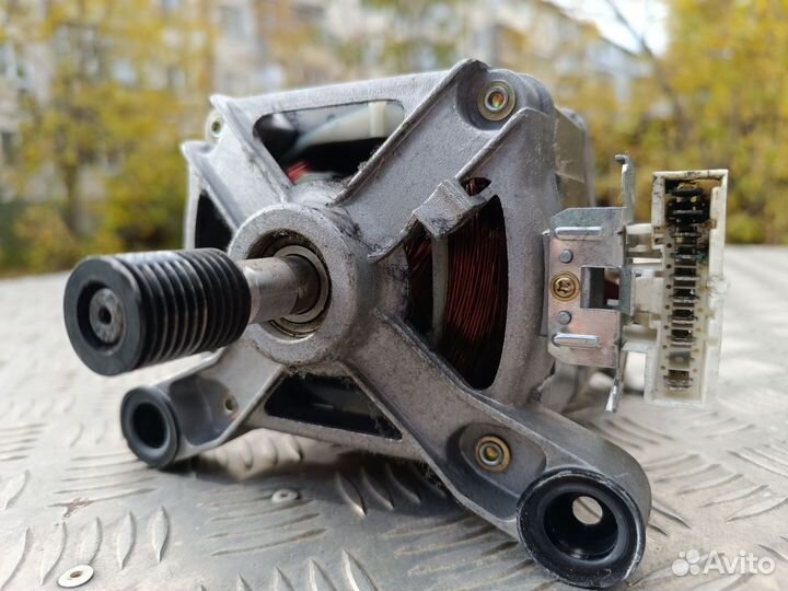 Двигататель стиральной машины