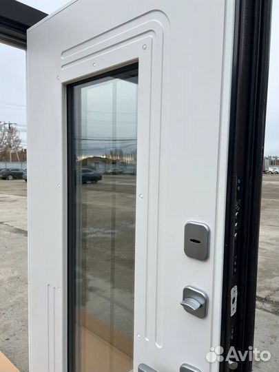 Уличная металлическая дверь с терморазрывом для до