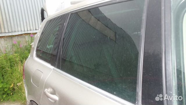 Стекло заднее правое VW Touareg \ Таурег 02-10 г