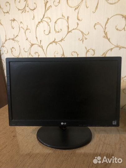 Монитор LG 19M38A