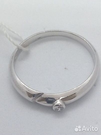 Кольцо с природным камнем Золото