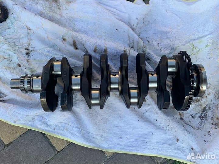 Коленвал и головка двигателя 4b10 (1,8) mitsubishi