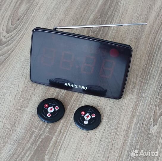 Табло отображения вызова на русском, кнопка вызова